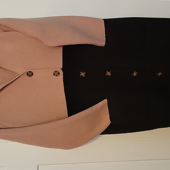 NWT Torrid long cardigan, size 2  Dusty Rose and Black with coordinating buttons - Picture 3 of 6
